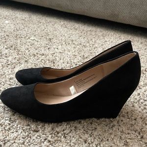 Black Wedges